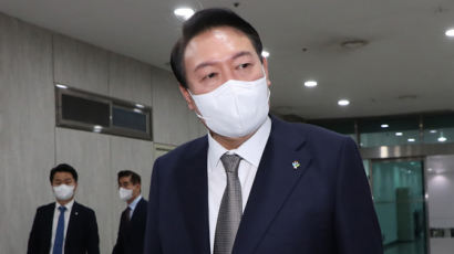 尹의 위기감 "태풍에 들어왔다…정치 승리 말할 상황 아냐" 