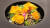  프랑스 론 남부 그리냥의 미슐랭 1스타 레스토랑 '르 클레르 드 라 플륌'에서 셰프 쥘리앙 알라노가 내는 8코스 저녁의 일부. 지역의 재료로 만든 슬로 푸드로 오감을 만족시킨다. 채소와 식용 꽃은 셰프가 텃밭에서 직접 가꾼다. 맛의 원천은 원칙을 지키는 고집과 고객을 생각하는 정성임을 보여준다.  