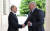 지난 5월 만난 블라디미르 푸틴 러시아 대통령(왼쪽)과 루카센코 벨라루스 대통령. EPA=연합뉴스 