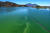 지난해 9월 미국 캘리포니아 클리어 호수에 녹조가 발생한 모습. AFP=연합뉴스