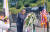 박진 외교부 장관이 12일 오후(현지시간) 미국 워싱턴DC 한국전 참전 기념비에 헌화하고 있다. [뉴스1]