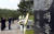 우상호 비상대책위원장 등 비대위원들이13일 오전 국립서울현충원 고 김대중 전 대통령 묘역을 참배하고 있다. 국회사진기자단
