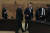 나프탈리 베네트(왼쪽) 이스라엘 총리가 20일(현지시간) 예루살렘의 크네세트(의회)에서 야이르 라피드 외무장관과 함께 연정 해체 성명을 발표하고 퇴장하는 모습. [AP=뉴시스]
