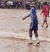 마네는 최근 고향 세네갈 밤발리의 작은 마을을 찾아 엘 하지 디우프 등과 진흙탕에서 축구를 했다. [사진 마네 인스타그램]