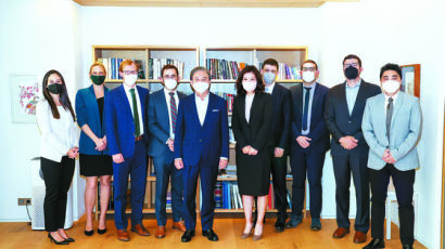 [사진] 홍석현 회장, 미국 기자단과 간담회