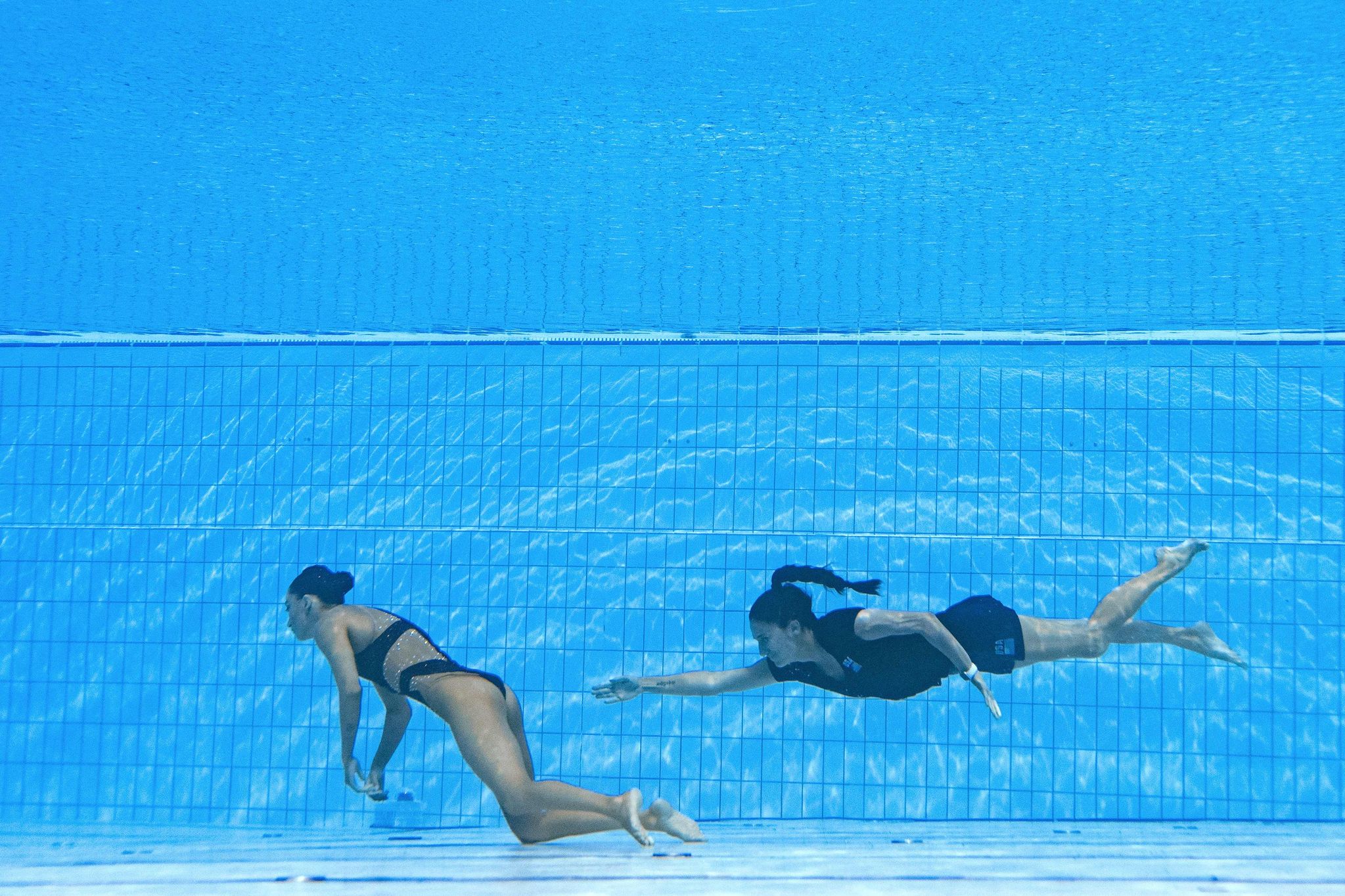 경기후 물 속 가라앉은 美수영선수, 익사 직전 코치가 구했다