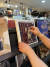 서울 종로3가 레코드숍 '서울레코드'에서 황승수 대표가 판매 중인 LP를 살펴보고 있다 [사진 박영민]