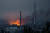 세베로도네츠크 지역의 아조트 화학공장이 러시아 군의 공격으로 연기와 화염이 치솟고 있다. 연합뉴스