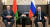 블라디미르 푸틴(오른쪽) 러시아 대통령이 23일(현지시간) 흑해 연안 휴양도시 소치의 관저에서 자국을 방문한 알렉산드르 루카셴코 벨라루스 대통령과 정상회담을 하고 있다. [AP=연합뉴스]