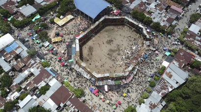 콜롬비아 투우경기 중 관중석 '와르르'…5명 사망·200여명 부상