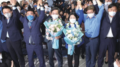 [월간중앙] 시험대 오른 김동연 경기지사의 '협치'