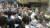 28일(현지시간) 무슬림 남성들에 의해 살해당한 힌두교 남성 재단사 칸하이야 랄(40)의 가게 앞에 모인 군중들의 모습. [AP=연합뉴스] 