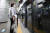 29일 오전 서울 관악구 사당역에서 직장인 김모 씨가 점심에 먹을 도시락을 들고 지하철을 타고 있다. 위 사진은 기사 내용과 무관. 뉴시스