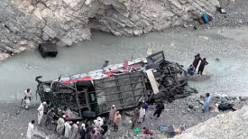 파키스탄·인도 산악지대서 잇따라 버스 추락…30여명 사망