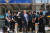 이상민 행정안전부장관이 지난 1일 오후 서울경찰청 마포경찰서 홍익지구대를 방문해 경찰관들과 간담회를 마친 뒤 기념촬영을 하고 있다. 뉴스1