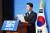 강훈식 더불어민주당 국회의원이 3일 서울 여의도 국회에서 당 대표 출마 기자회견을 하고 있다. [뉴시스]