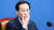 우상호 더불어민주당 비상대책위원장이 4일 오전 국회에서 열린 비상대책위원회의에서 얼굴을 만지고 있다. 김상선 기자