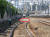 1일 대전 조차장역에서 탈선한 SRT 열차가 지나간 레일이 뒤틀린 장출 현상(빨간원 안)이 보인다. [사진 코레일]