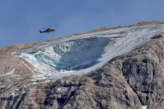 알프스 '빙하 붕괴' 더 잦아진다..."기후변화로 등반가들 위험"