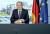 올라프 숄츠 독일 총리가 지난달 우크라이나 침공사태와 관련 대국민 방송 연설을 하는 모습.[AP=연합뉴스]