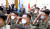 윤석열 대통령이 6일 오전 충남 계룡대에서 열린 22년 전반기 전군 주요지휘관회의에 앞서 국민의례를 하고 있다. 대통령실 사진기자단 