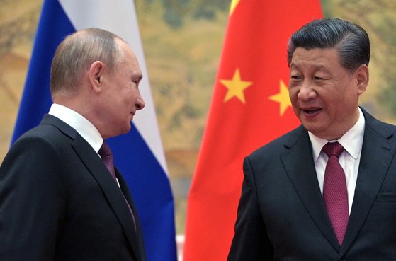 지난 2월 중국 베이징에서 만난 블라디미르 푸틴 러시아 대통령과 시진핑 중국 국가주석. [중앙포토]
