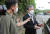 지난달 30일 법원의 보석 허가 결정으로 출소한 이상직 전 국회의원이 전주교도소 앞에서 취재진의 질문에 답하고 있다. 연합뉴스