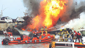 [사진] 제주 한림항 어선 화재 … 2명 실종, 3명 중상