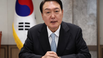 尹, 아베 사망에 조전 "존경받는 정치가 잃은 유족·국민 애도"