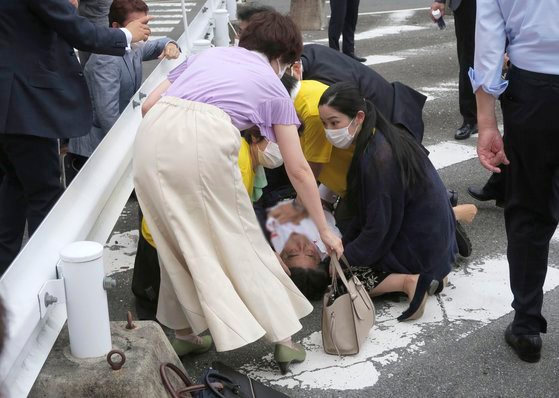 8일 총격 피습을 당한 아베 신조 전 일본 총리. 연합뉴스 