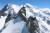 몽블랑을 가까이서 조망하고 싶다면 케이블카를 타고 에귀디미디 봉우리(3842m)에 오르면 된다. 사진 프랑스관광청