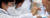 대한구강보건협회의 제77회 구강보건의 날 홍보부스가 마련된 지난달 9일 오후 서울 중구 포스트타워 앞 분수대 광장에서 시민이 구강검진을 받고 있다. 뉴시스