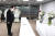 윤석열 대통령이 12일 오후 서울 종로구 주한일본대사관 공보문화원에 마련된 아베 신조 전 일본 총리 분향소를 찾아 조문하고 있다 . [사진 대통령실 ]