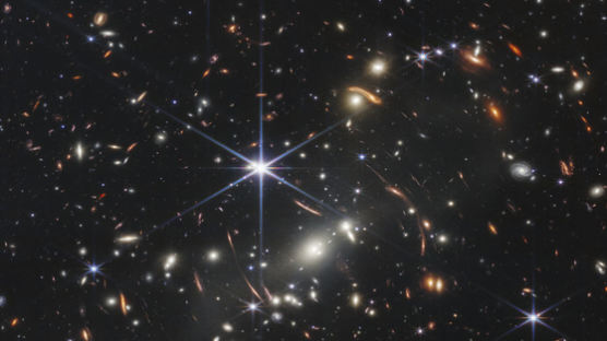 130억 광년 태초의 빛…제임스웹 망원경 첫 풀컬러 사진 공개