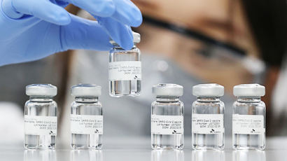 [사진] 국산 1호 코로나 백신에 기대