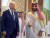 조 바이든 미국 대통령이 15일(현지시간) 사우디아라비아 제다에 도착해 무함마드 빈 살만 알사우드 왕세자의 안내를 받고 있다. AP=연합뉴스