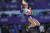프랑스의 마고 셰브리에 선수가 15일(현지시간) 열린 세계육상선수권대회 장대높이뛰기에서 바를 무사히 넘은 뒤 환호하고 있다. AP=연합뉴스