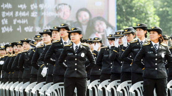 [단독]대한민국 2.25%가 공무원…文 정부, 경찰·소방·교육 공무원만 6만명 늘려