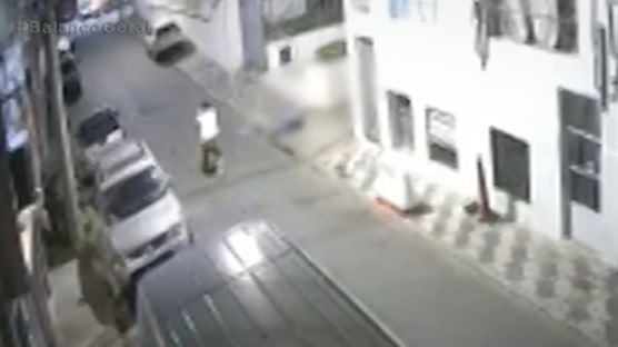4인조 강도와 총격전, 인질 구했다...CCTV에 찍힌 한국인 영웅