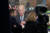 코로나19로 자택 격리 중인 조 바이든 미국 대통령은 25일 화상으로 반도체 관련 회의를 주재했다. [AP=연합뉴스]