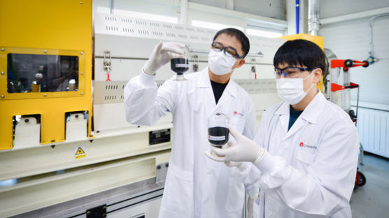 중국서 폐배터리 첫 재활용하는 LG엔솔…화유코발트와 손잡다