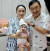 두바이에서 망명 생활을 하고 있는 탁신 친나왓 전 태국 총리(오른쪽)이 지난해 정치에 입문한 막내딸 패통탄과 손녀와 함께 한 모습. 패통탄 인스타그램 