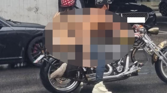 '비키니 오토바이' 발칵 뒤집은 유튜버 "처벌? 신경 안 쓴다"