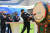 지난해 11월 3일 서울 여의도 한국거래소에서 열린 카카오페이의 코스피 신규상장 기념식에서 류영준 카카오페이 대표이사가 북을 치고 있다. [공동취재]