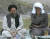 2002년 영상 속 알자와히리(왼쪽)과 빈 라덴. AP=연합뉴스