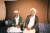 지난달 말 미국에 의해 제거된 아이만 알자와히리(오른쪽)가 2001년 11월 당시 알카에다 지도자 오사마 빈 라덴과 함께 파키스탄 언론인과 인터뷰하고 있다. [로이터=연합뉴스]