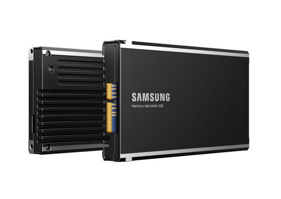 삼성전자가 2일(현지시간) '플래시 메모리 서밋 2022'(FMS)에서 공개한 메모리 시맨틱 SSD. 사진 삼성전자