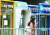  4대 시중은행이 지난 2년 5개월 동안 임원에게 1000억원 넘는 성과급을 지급한 것으로 나타났다. 서울 시내에 주요 은행 ATM기기가 나란히 설치되어 있다. 연합뉴스. 