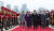 낸시 펠로시 미국 하원의장이 4일 서울 여의도 국회 본청 앞에서 김진표 국회의장과 의장대 사열을 받으며 나란히 걸어 들어 오고 있다. 뉴스1