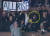 애런 저지의 응원석인 ‘저지의 법정’에서 야구기를 관전하는 소니아 소토마요르(노란 원)미국 연방 대법원 대법관. 사진 MLB닷컴 캡처